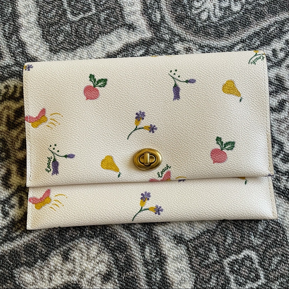 COPY - COACH Garden Print Large Turnlock Pouch